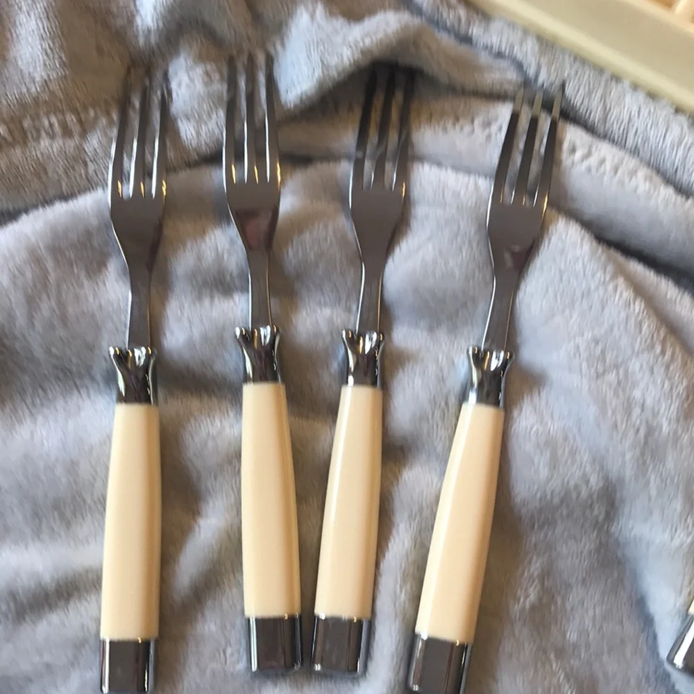 Carvel Hall Fine Cutlery by Briddell